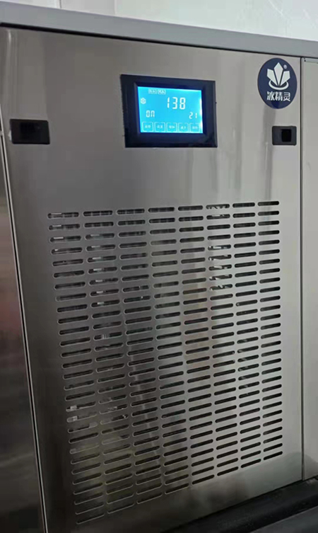 300公斤雪花制冰机交付江西某火锅店使用(图2)