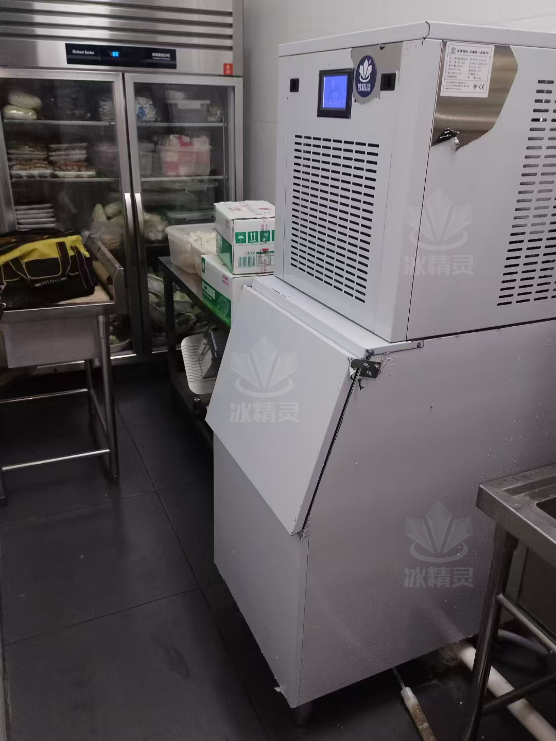200公斤雪花制冰机交付北京朝阳区聚宝源