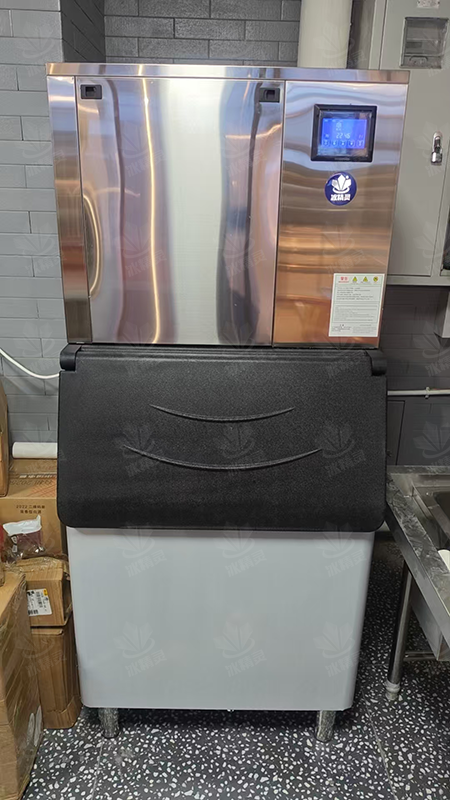 400公斤雪花机水冷款交付北京市朝阳区《京门渔夫》