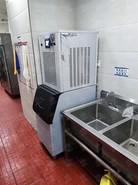 200公斤雪花制冰机交付贵州省遵义市《黔嘉华国际大酒店》